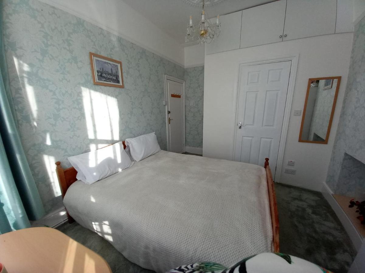 Mari London Holiday Room Ilford Dış mekan fotoğraf